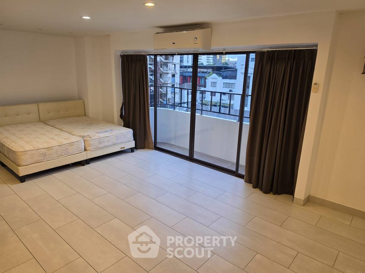 picture Spacious 2-BR 124 Sqm At La Maison Sukhumvit 22, MRT Queen Sirikit (ID 385075) - 4/13