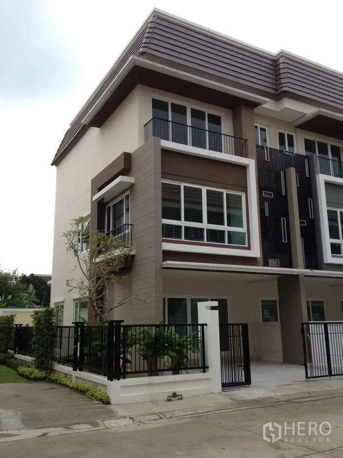 รูป ขาย ทาวน์เฮาส์ 3 ห้องนอน บางจาก ภาษีเจริญ กรุงเทพมหานคร - รูปที่ 2/23