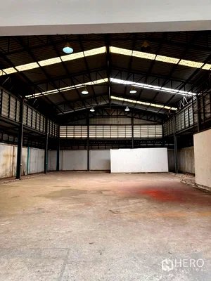 Factory for rent BTS Udom Suk : For rent or sale Warehouse 720 sq.m. in Bang Chak, Phra Khanong, Bangkok BTS Punnawithi