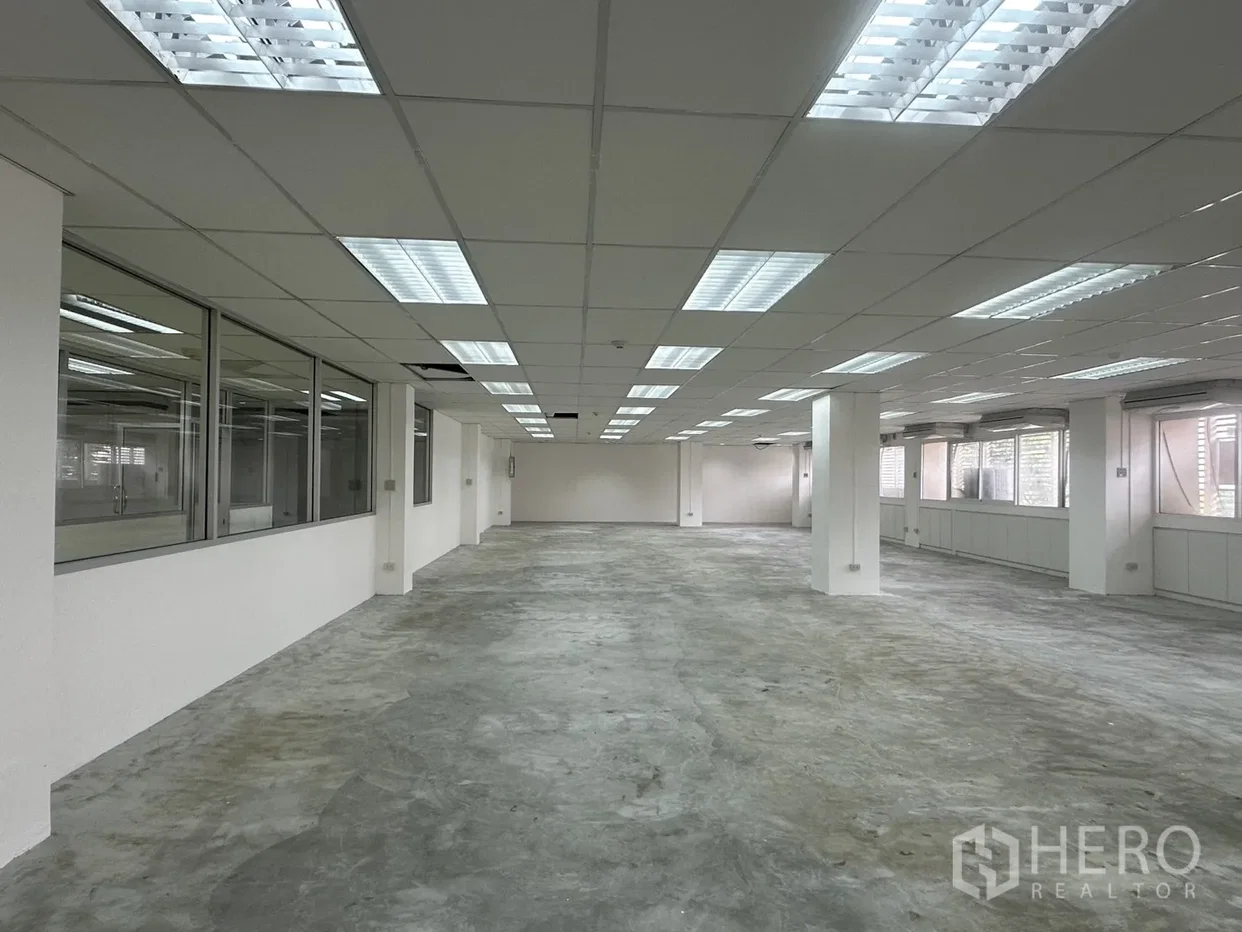 รูป ให้เช่า ออฟฟิศ 308 ตรม ลุมพินี ปทุมวัน กรุงเทพมหานคร BTS ชิดลม - รูปที่ 2/6