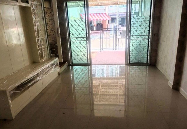 รูป A003 ขายทาวน์เฮ้าส์ 3 ชั้น บ้านกลางเมือง ลาดพร้าว 101 แขวง คลองจั่น เขตบางกะปิ จ.กรุงเทพมหานคร - รูปที่ 2/8