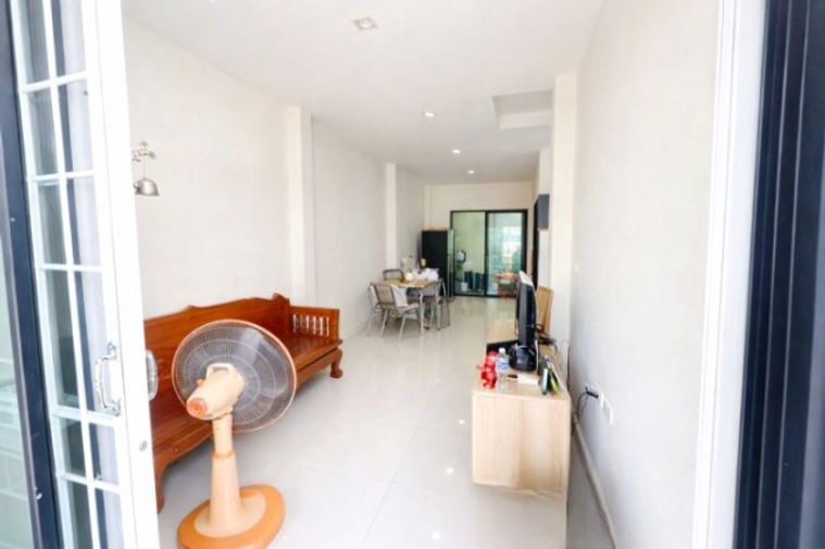 ให้เช่าทาวน์โฮม 4 ห้องนอน 220 ตร.ม. 27 ตร.ว. เขตบางเขน