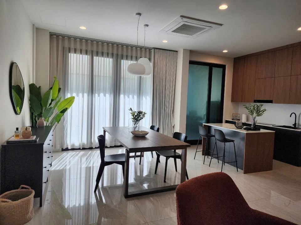 รูป LTHC16139 - Luxury Townhouse for Rent Rama 3 | The Welton Rama 3 | 360 sq.m. | 3 Beds 4 Baths | Rooftop Terrace | 150K - รูปที่ 3/8