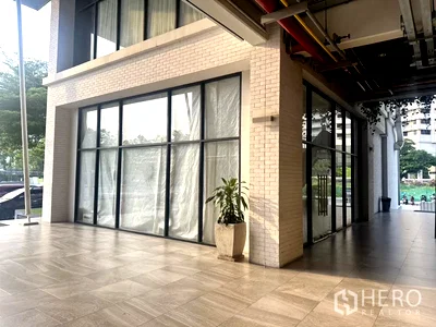Retail spaces for rent BTS Thong Lo (Thong Lor) : For Rent Retail Space 116 sqm in Khlong Tan Nuea, Watthana, Bangkok BTS Phrom Phong