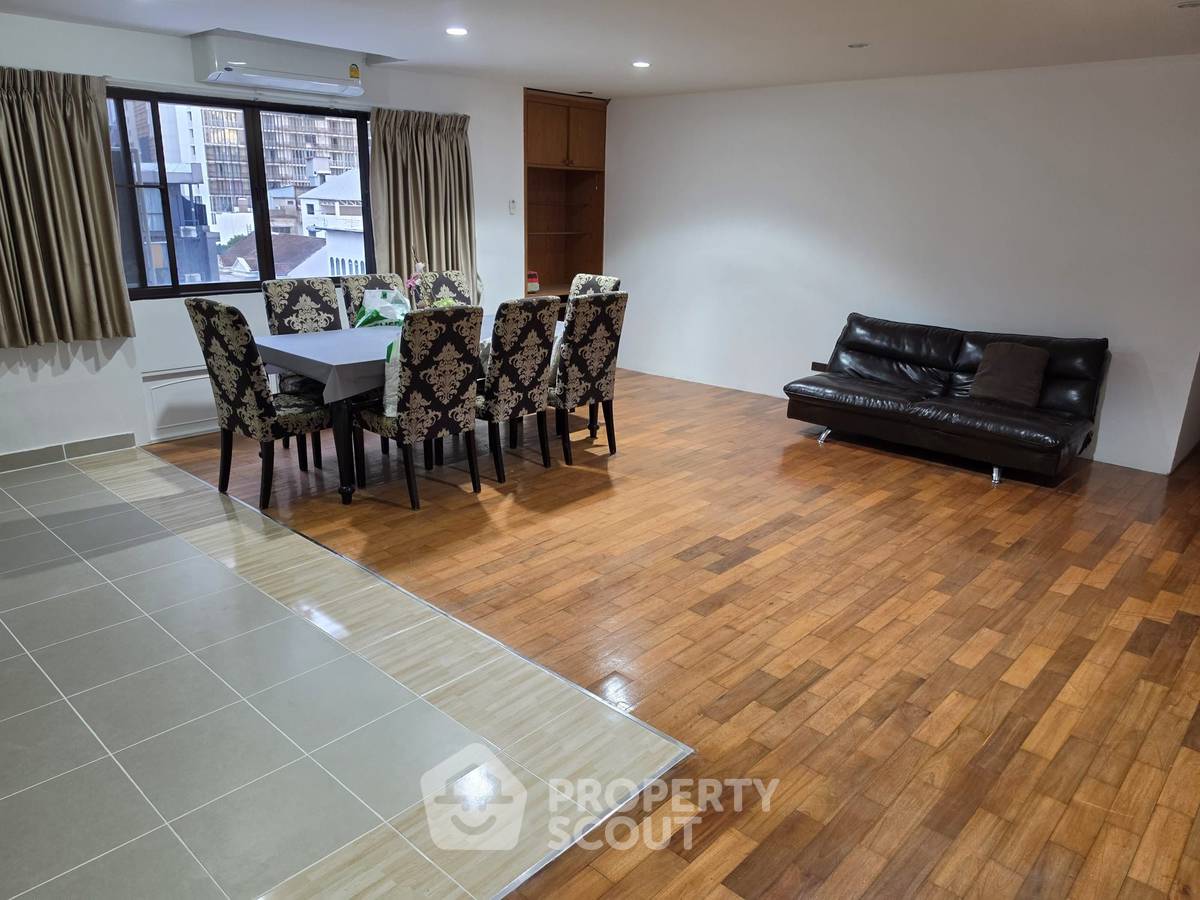 picture Spacious 2-BR 124 Sqm At La Maison Sukhumvit 22, MRT Queen Sirikit (ID 385075) - 13/13