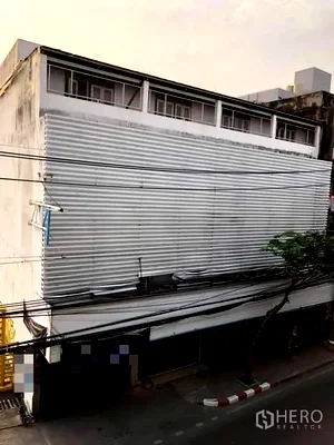 Shophouses for rent Phra Khanong : For rent Shophouse 840 sqm in Bang Chak, Phra Khanong, Bangkok BTS Punnawithi