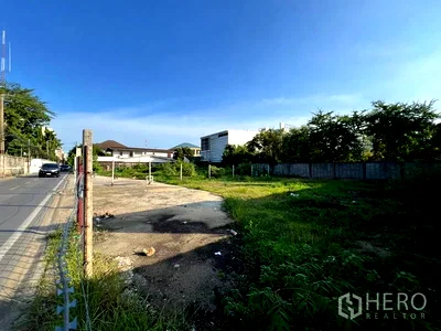 Land for sale Bangkok : Land 101 sqw in Bang Na, Bang Na, Bangkok BTS Udom Suk