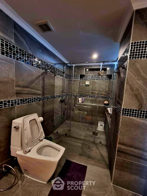 Condos for sale : 3-BR Condo at The Residence Jomtien Beach close to Pattaya (ID 3281802)