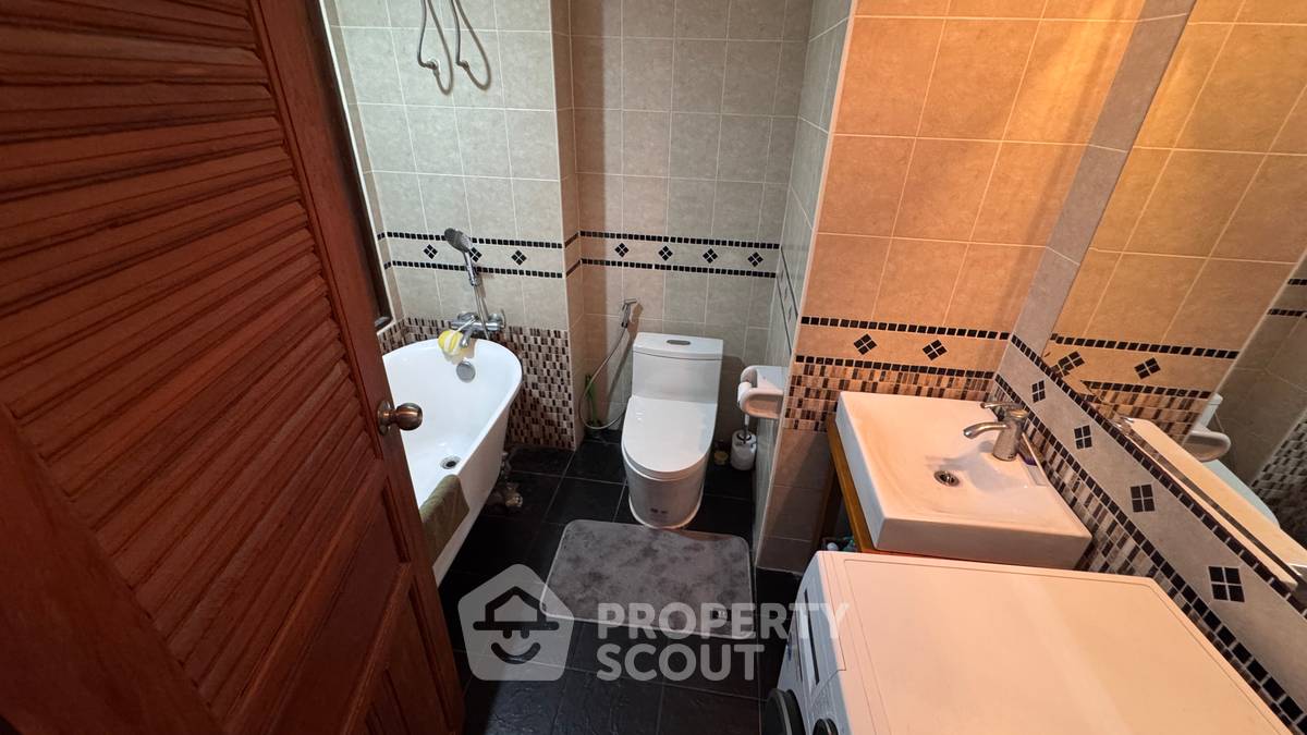 picture Spacious 1-BR 104 Sqm At Royal Hill Resort Condominium (ID 3281840) - 22/31