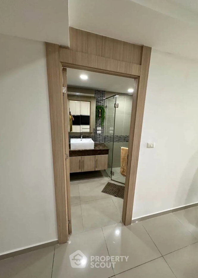 picture 1-BR Condo at Nova Ocean View Condominium close to Phratamnak (ID 3281759) - 4/18