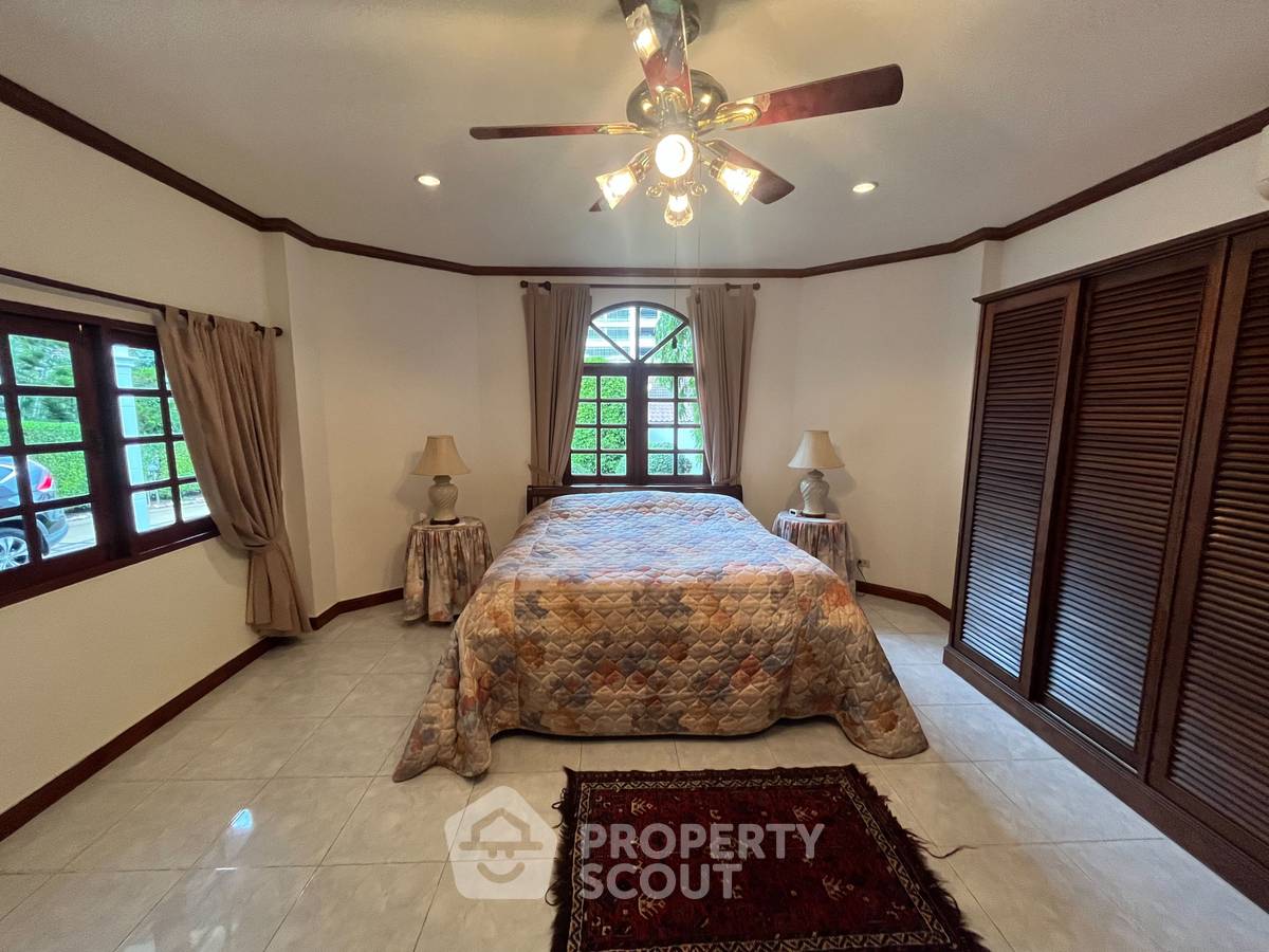 picture Unique 6-BR Pool Villa next to Market Village (ID 3293800) - 18/49
