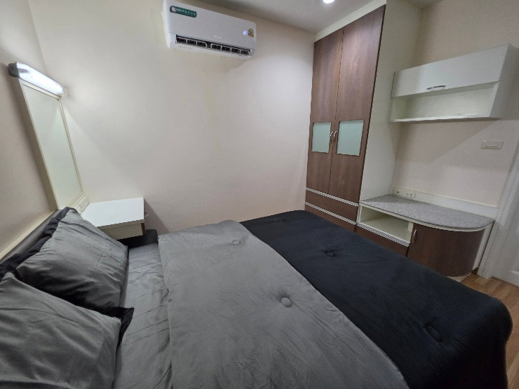 รูป คอนโด PG Rama 9
ห้องมุมส่วนตัว อาคาร B ชั้น 5 วิวสระว่ายน้ำ : 2 ห้องนอน | 2 ห้องน้ำ
| 1 ห้องนั่งเล่น+ครัว - รูปที่ 13/20