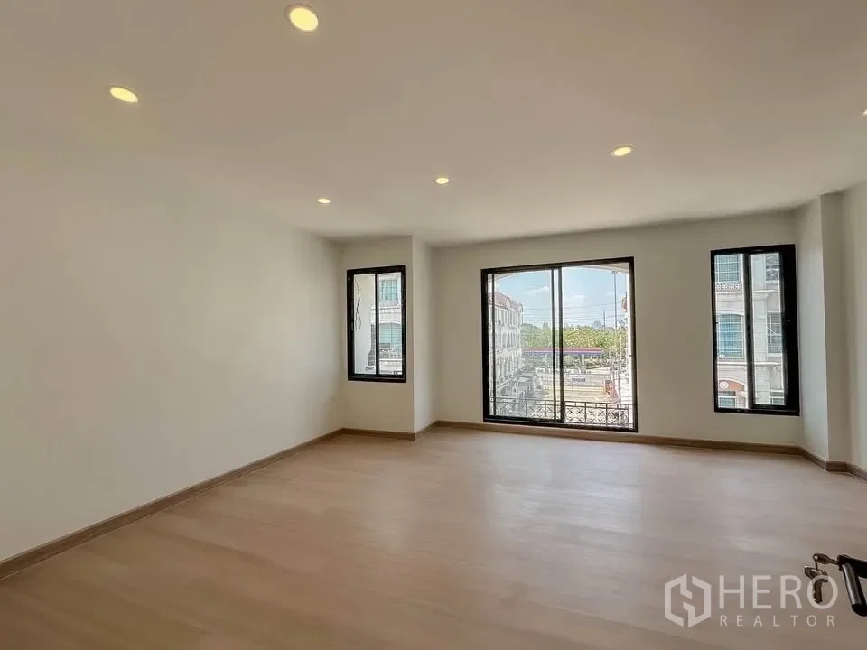 รูป ขาย ทาวน์เฮาส์ 4 ห้องนอน Baan Klang Muang Rama 9-Ladprao พลับพลา วังทองหลาง กรุงเทพมหานคร - รูปที่ 2/25