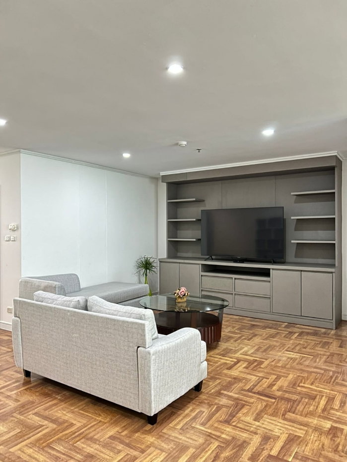 รูป Condo for Rent | Pet Friendly | Spacious 3 Bedrooms 315 Sq.m. | Large Balcony - รูปที่ 4/11
