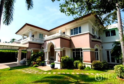 Houses for sale Samut Prakarn : For Sale 4 Bedroom Detached House in Ladawan Village Sukhumvit 103 in Bang Kaeo, Bang Phli, Samut Prakan