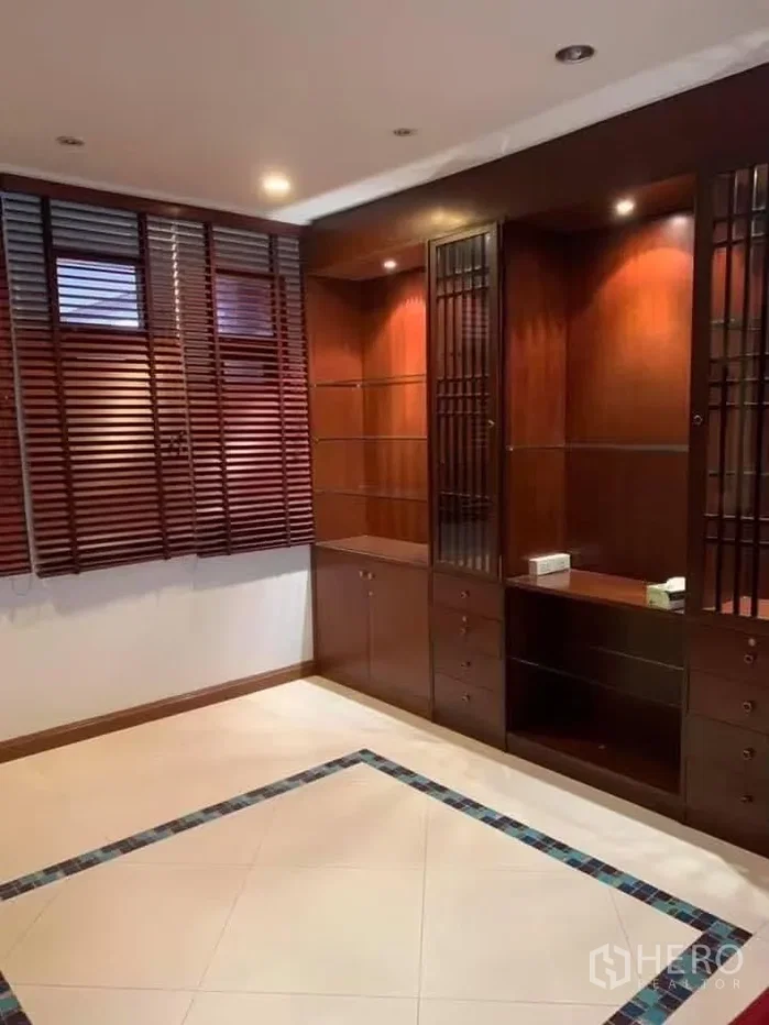 รูป ให้เช่า ทาวน์เฮาส์ 4 ห้องนอน Villa 49 (วิลล่า 49) คลองตันเหนือ วัฒนา กรุงเทพมหานคร BTS ทองหล่อ - รูปที่ 3/13