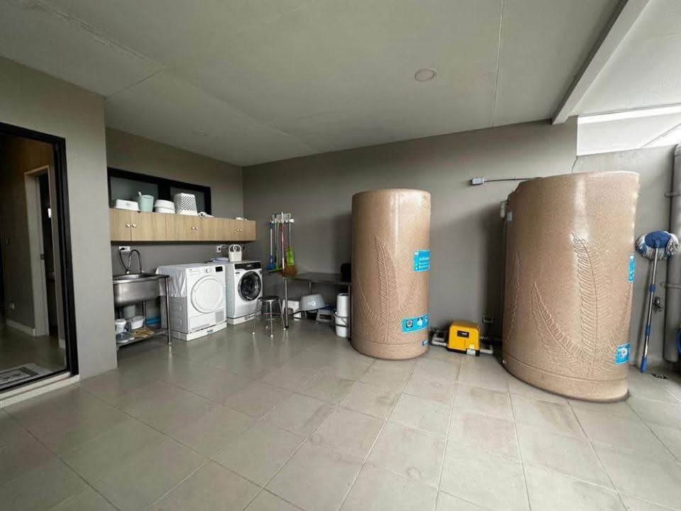 รูป LTH16141 - Luxury Corner Townhome for Rent Sathorn–Narathiwas | The Legend | 480 sq.m. | 4 Beds 6 Baths | 120K | ทาวน์โฮมหรูให้เช่า สาทร–นราธิวาส - รูปที่ 4/9