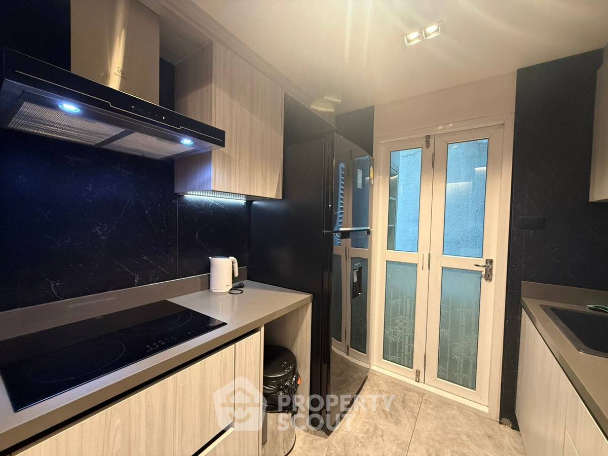 picture 2-BR Condo at Baan Siri Ruedee Condominium near BTS Phloen Chit (ID 1960973) - 9/21