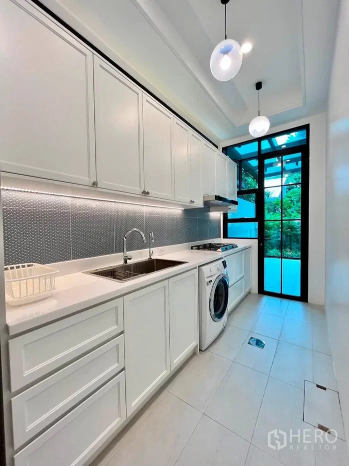 รูป ให้เช่า ทาวน์เฮาส์ 4 ห้องนอน Baan Klang Muang Classe Ekkamai-Ramintra (บ้านกลางเมืองคลาสส์ เอกมัย-รามอินทรา) ลาดพร้าว ลาดพร้าว กรุงเทพมหานคร - รูปที่ 5/23