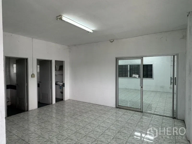 picture For rent Warehouse 3050 sqm in Mueang Samut Prakan, Samut Prakan - 9/12