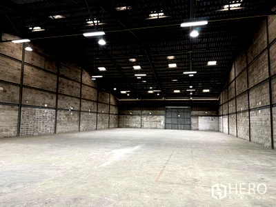 Factory for rent BTS Bang Na : For rent Warehouse 800 sq.m. in Bang Na, Bangkok