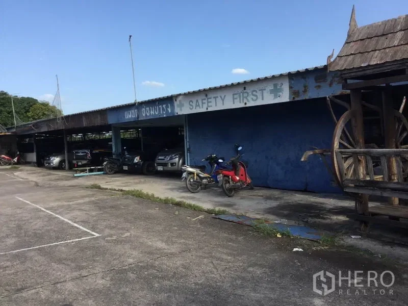 รูป ขาย โกดัง 1800 ตรม ราษฎร์นิยม ไทรน้อย นนทบุรี - รูปที่ 3/7