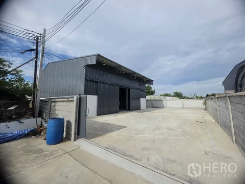 For rent Warehouse 250 sq.m. in Mueang Samut Prakan, Samut Prakan