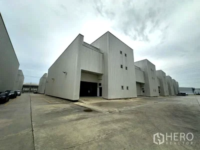 Factory for rent : For rent Factory 531 sqm in Khlong Luang, Pathum Thani