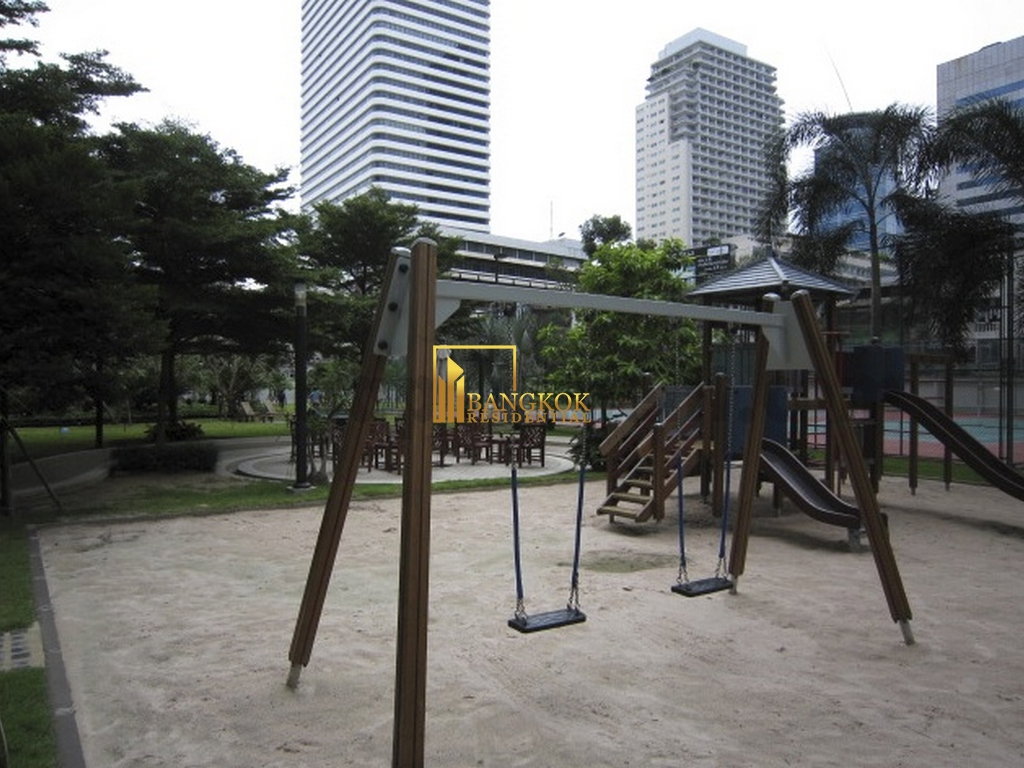 รูป Very Spacious 4 Bedroom Apartment For Rent in Asoke Area - BR20365AP - รูปที่ 11/15