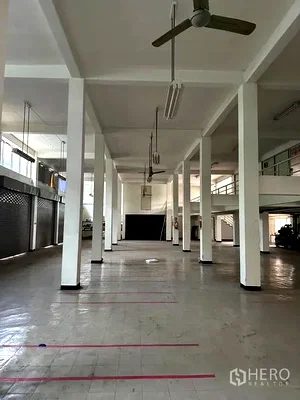 Shophouses for rent Srinagarindra Road : For rent Shophouse 588 sqm in Suan Luang, Suan Luang, Bangkok BTS On Nut