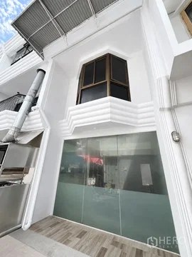 ให้เช่า พื้นที่ขายของ 30 ตรม ลุมพินี ปทุมวัน กรุงเทพมหานคร BTS เพลินจิต