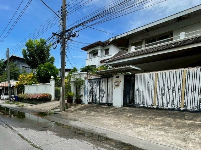 รูป A008 ขายบ้านเดี่ยว 2 ชั้น แขวง บางจาก เขตพระโขนง จ.กรุงเทพมหานคร - รูปที่ 2/8