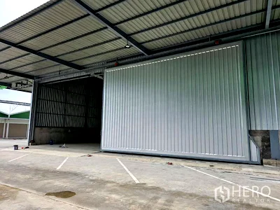 Factory for rent : For rent Warehouse 1600 sqm in Lam Luk Ka, Pathum Thani