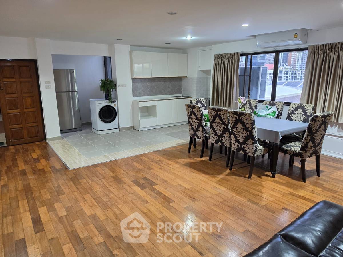 picture Spacious 2-BR 124 Sqm At La Maison Sukhumvit 22, MRT Queen Sirikit (ID 385075) - 1/13