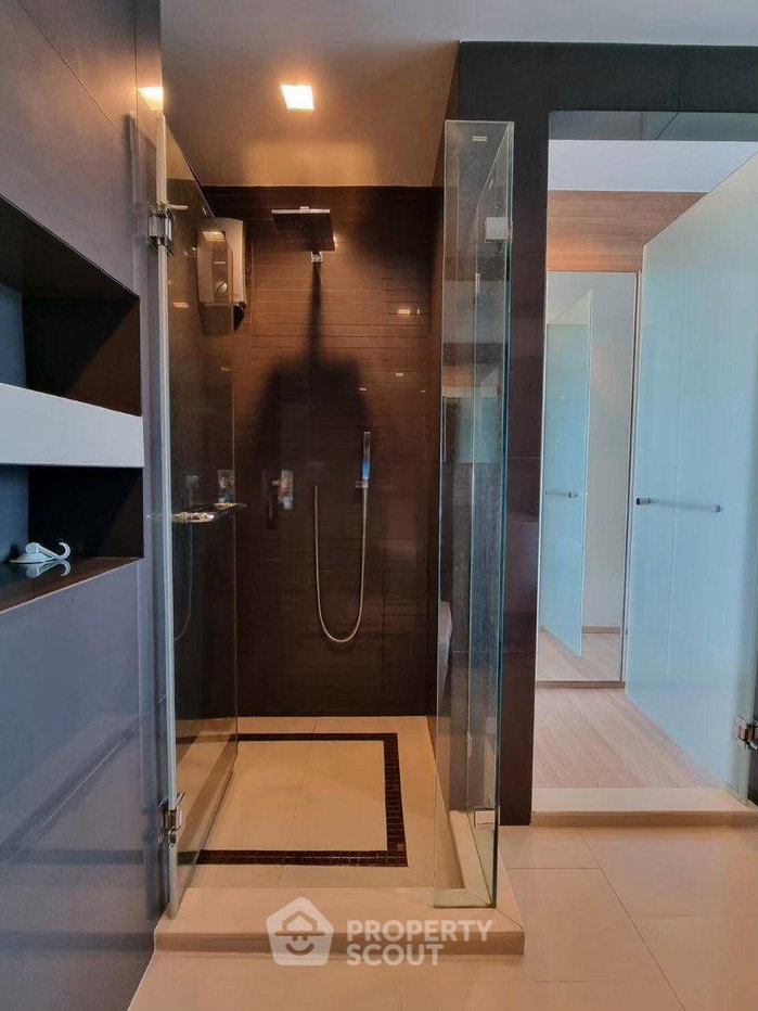 รูป คอนโด 2-ห้องนอน ที่ ริธึ่ม สาทร ใกล้ BTS สะพานตากสิน (ID 2928808) - รูปที่ 2/3