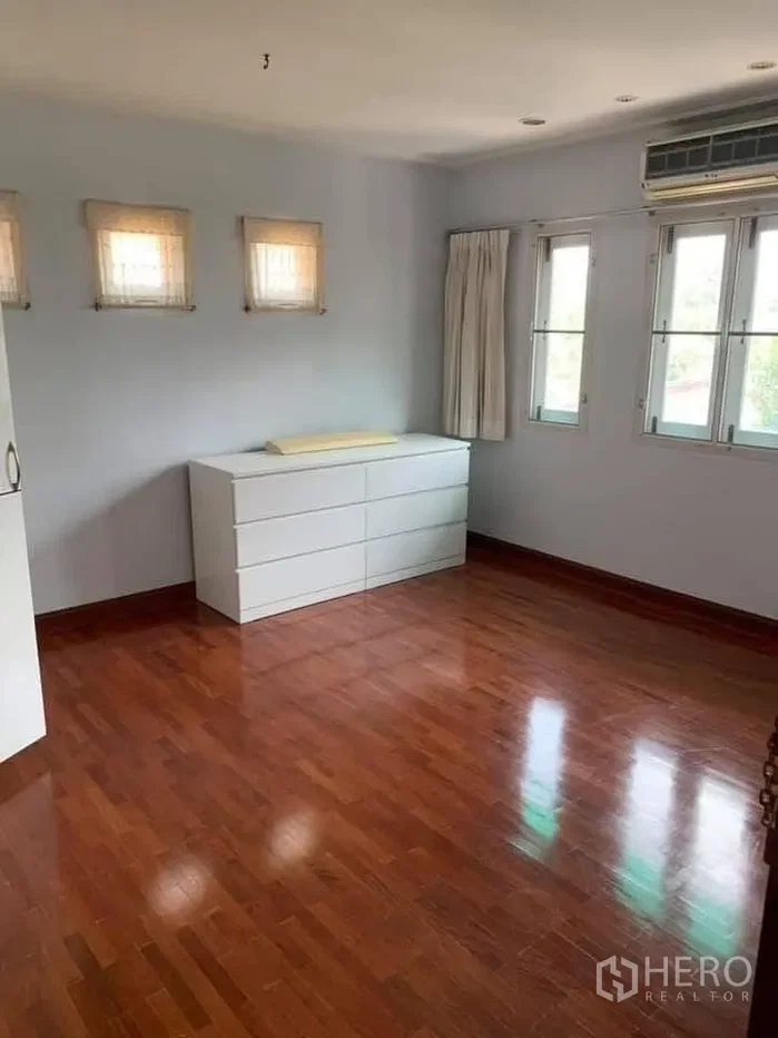 รูป ให้เช่า ทาวน์เฮาส์ 4 ห้องนอน Villa 49 (วิลล่า 49) คลองตันเหนือ วัฒนา กรุงเทพมหานคร BTS ทองหล่อ - รูปที่ 8/15