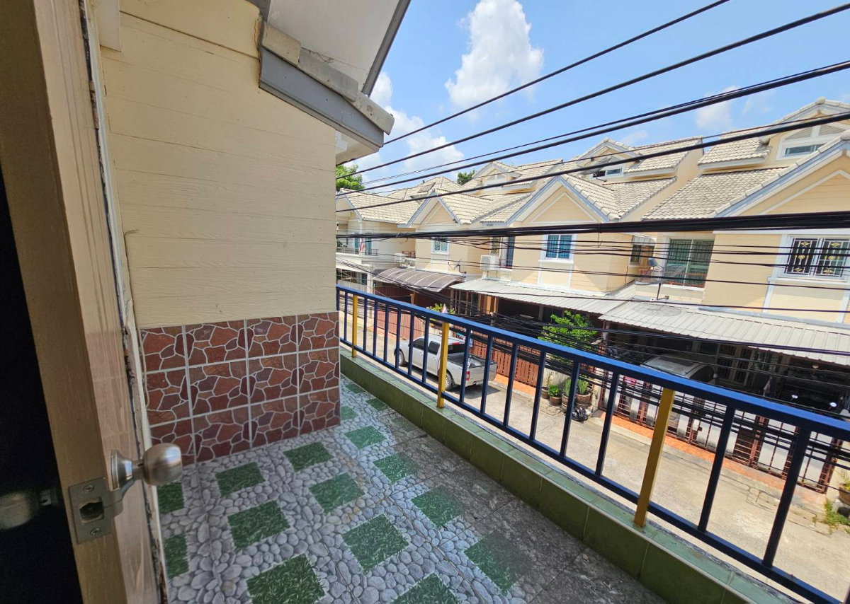 picture Selling house 2 and a half floor  Im Amphorn 2 Soi 11-i - 23/25