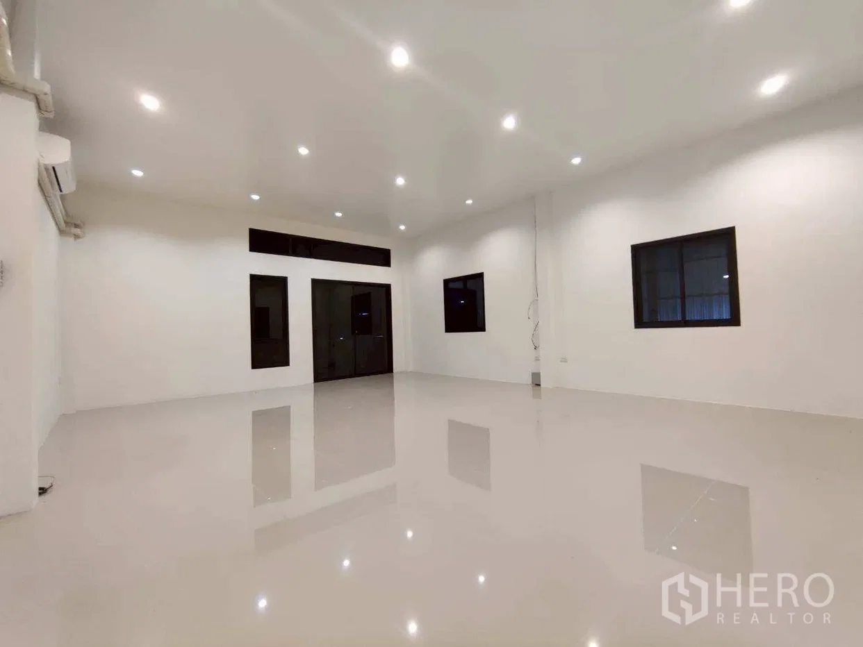 picture For rent Warehouse 400 sq.m. in Lat Sawai, Lam Luk Ka, Pathum Thani - 9/13