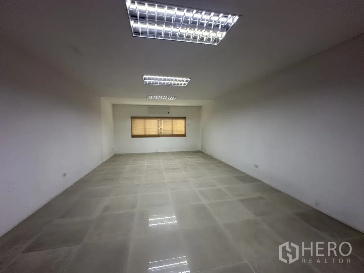 รูป ให้เช่า โรงงาน 1800 ตรม บางพลี สมุทรปราการ - รูปที่ 25/30