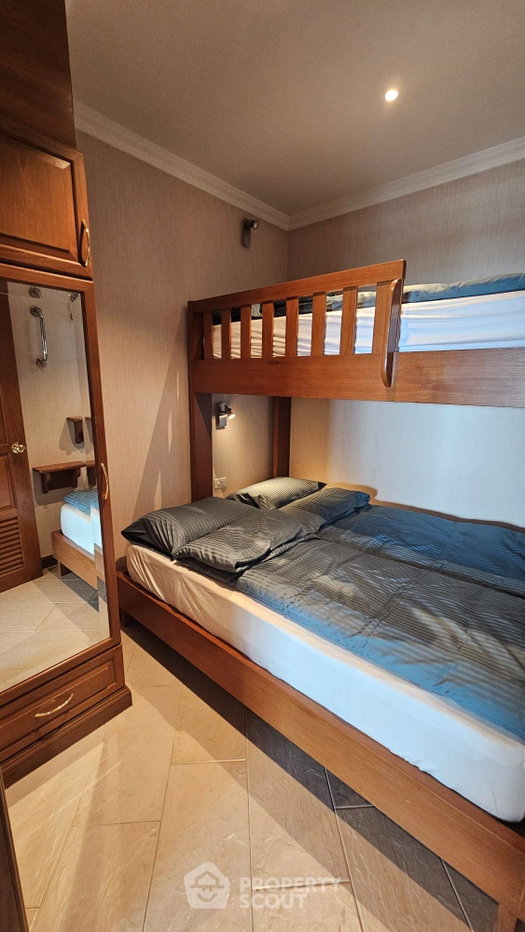 picture Spacious 2-BR 141 Sqm At View Talay 7 Condominium Jomtien (ID 3281933) - 32/51