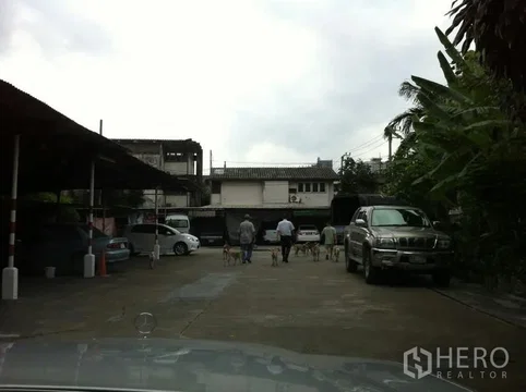 For rent Factory 3200 sqm in Bang Lamphu Lang, Khlong San, Bangkok BTS Saphan Taksin