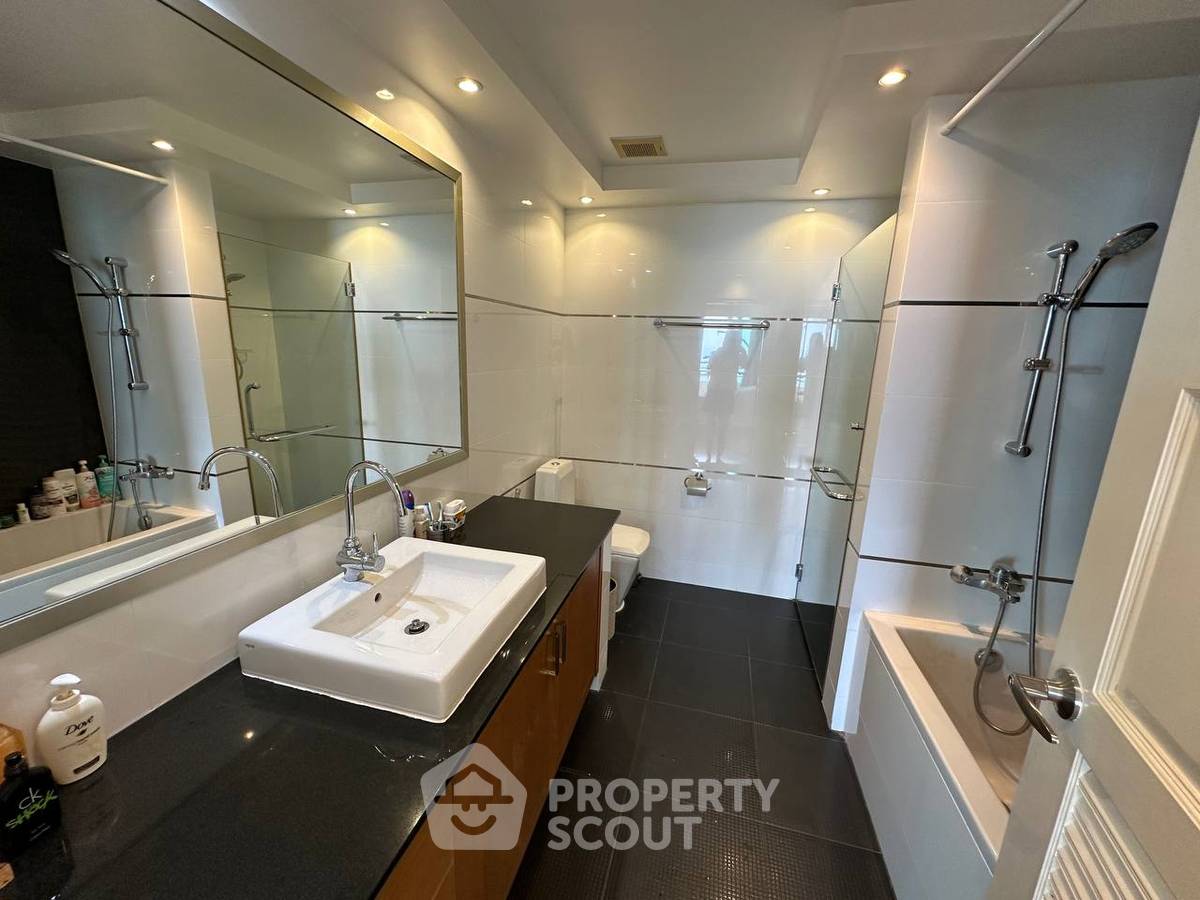 รูป ชั้น 25 ห้องนอน 3 ห้อง ขนาด 179 ตร.ม. Krisda Golden Condotel (ID 3282517) - รูปที่ 2/22