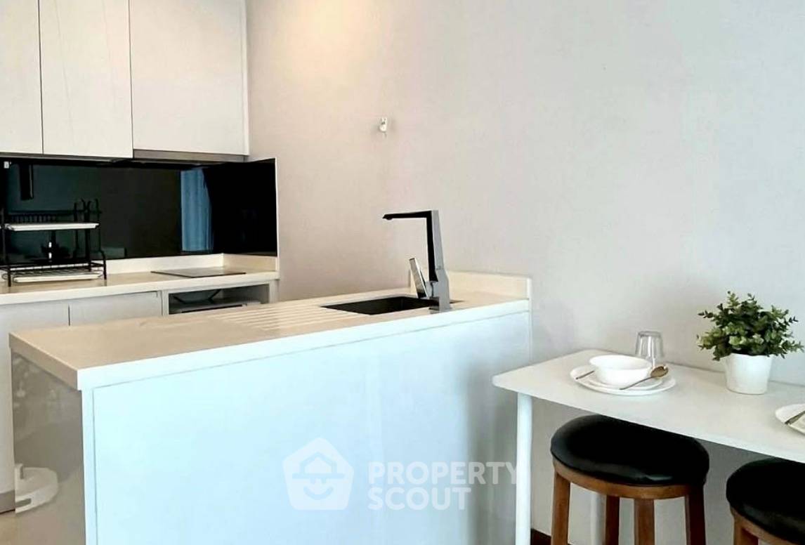 picture 26th-Floor 1-BR Condo At The Peak Towers, Phratamnak (ID 3040376) - 2/7