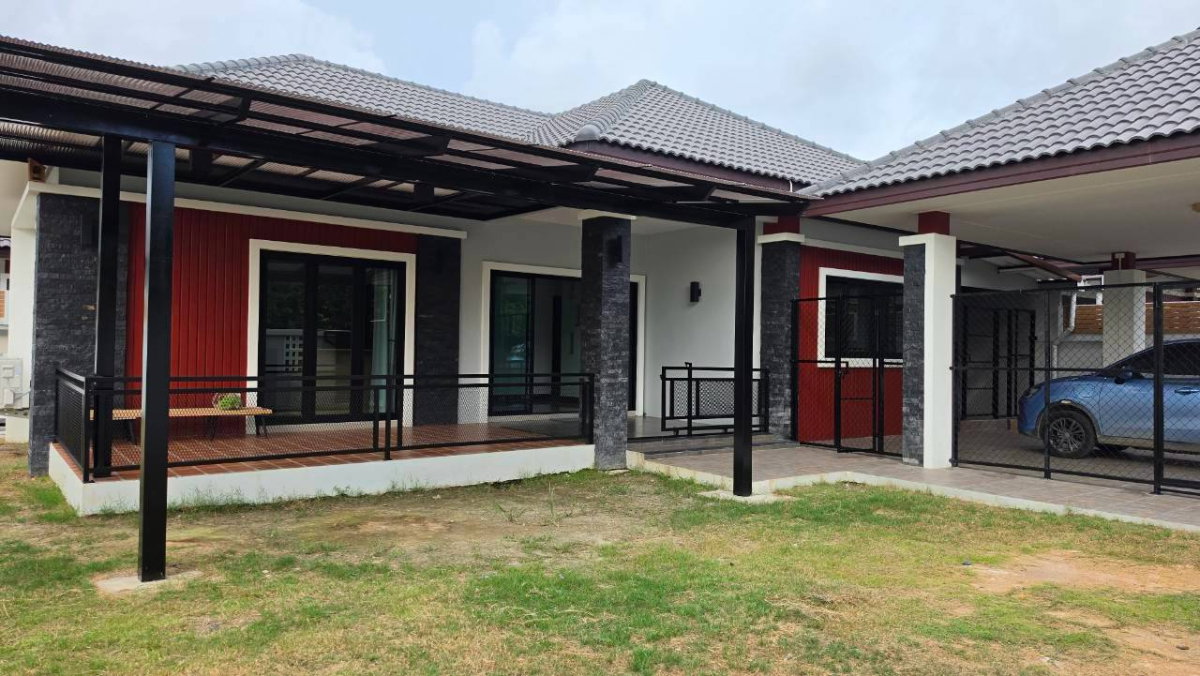 รูป บ้านสวย ประกาศขายบ้านเดี่ยวชั้นเดียว พร้อมเข้าอยู่ ทำเลดี ใกล้ถนนสุขุมวิท อ.เมือง จ.ระยอง - รูปที่ 1/16