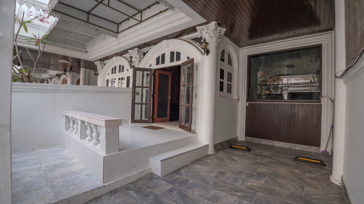 รูป LTH16151 - Spacious Townhouse for Rent Ekkamai | 350 sq.m. | 4 Storeys | 5 Beds 5 Baths | 2 Parking Spaces | 55K/month - รูปที่ 9/9