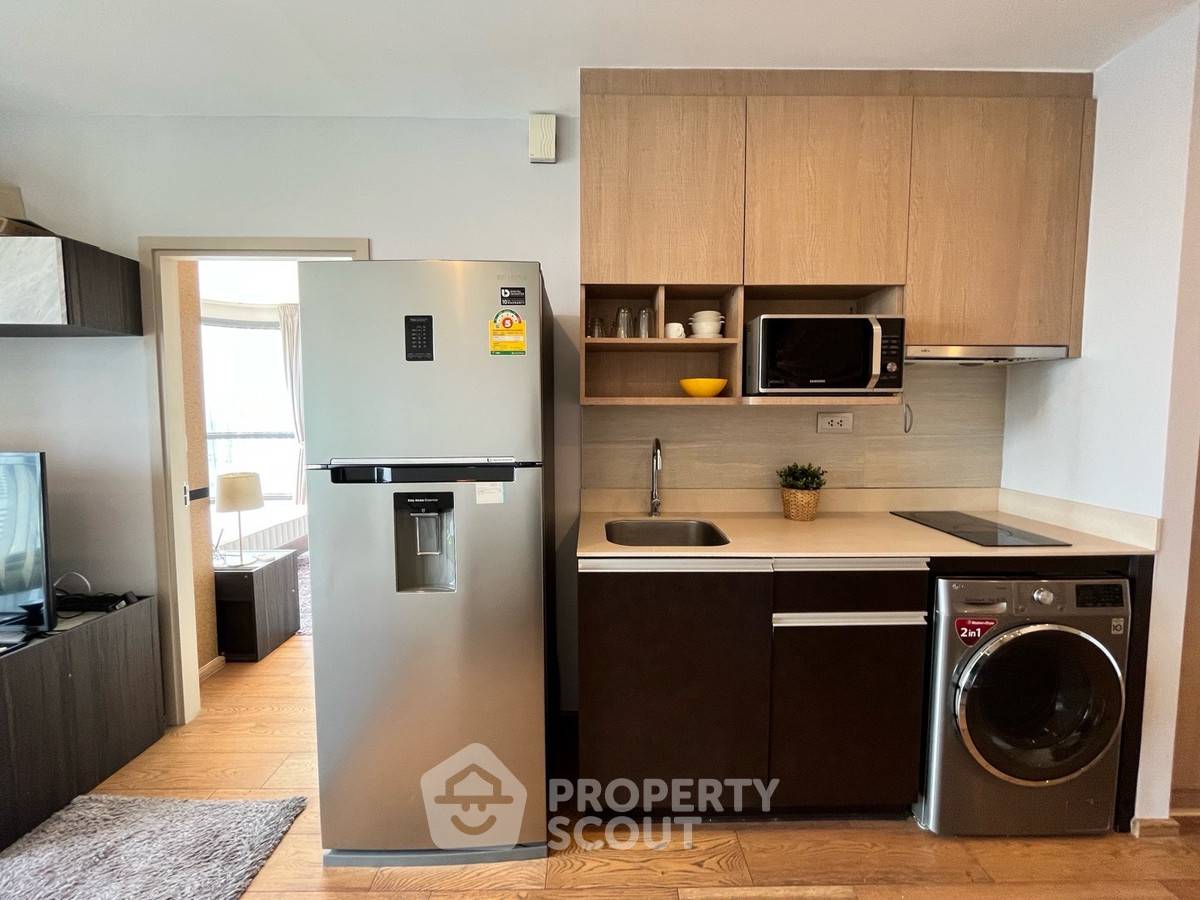 picture 2-BR Condo at Q Chid Lom - Phetchaburi near BTS Chit Lom (ID 2736300) - 8/30