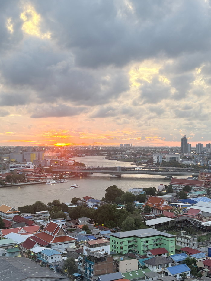 picture River-View Condo Near MRT | Minimalist-Style Unit for Rent - 4/9