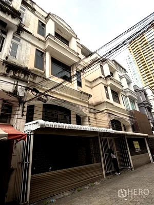 เช่าโฮมออฟฟิศ กรุงเทพมหานคร : ให้เช่า โฮมออฟฟิศ 800 ตรม คลองตันเหนือ วัฒนา กรุงเทพมหานคร BTS พร้อมพงษ์