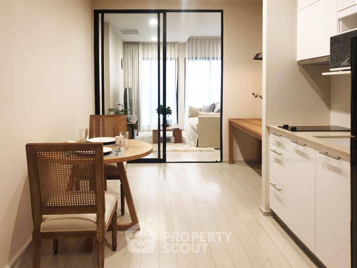 รูป ใกล้ BTS เพลินจิต เพียง 100 ม. ห้อง 1 ห้องนอน Noble Ploenchit (ID 2489868) - รูปที่ 3/3