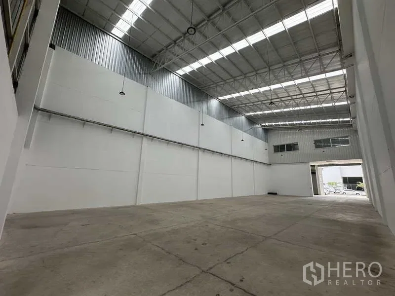 picture For rent Factory 603 sqm in Khlong Luang, Pathum Thani - 8/15
